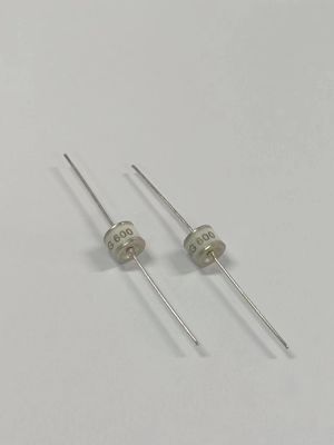 失敗防止ガス放出管 UL 認識 2KA インパルス電流 軽量 1.2g